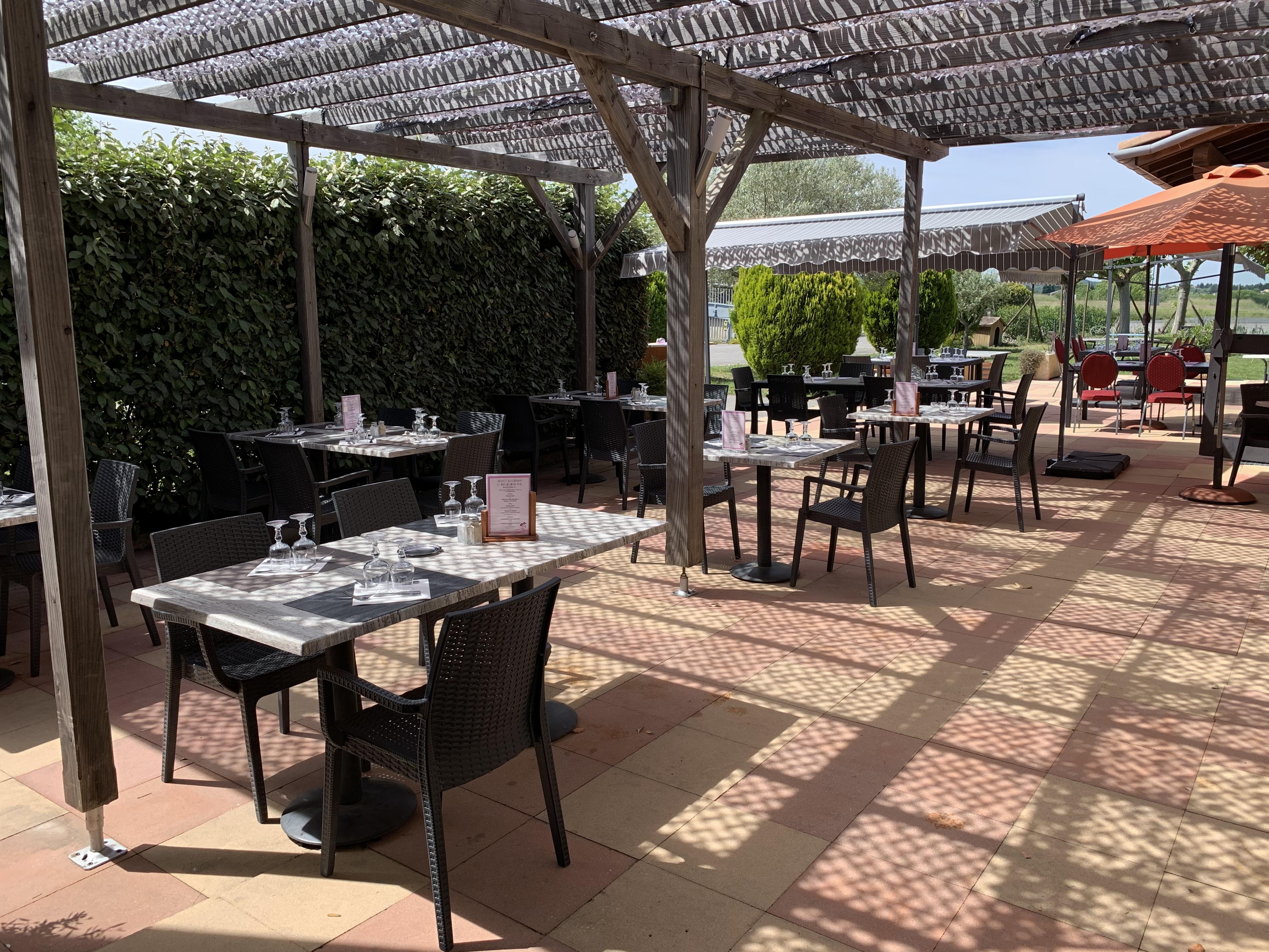 Logis Hotel Restaurant Le Mas De Mon Pere Saint-Jean-le-Centenier Екстериор снимка